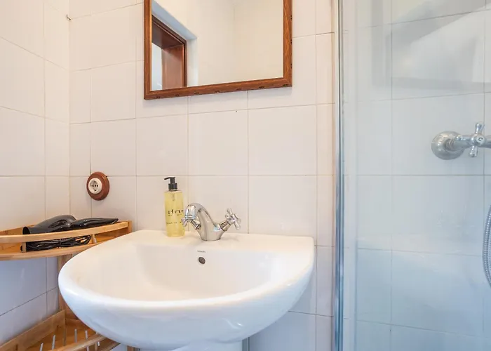 Rural With Sea Views Villa *