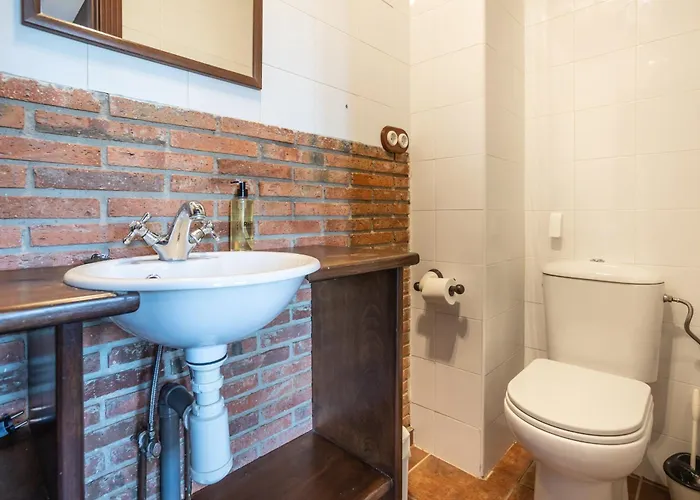 Rural With Sea Views Villa *