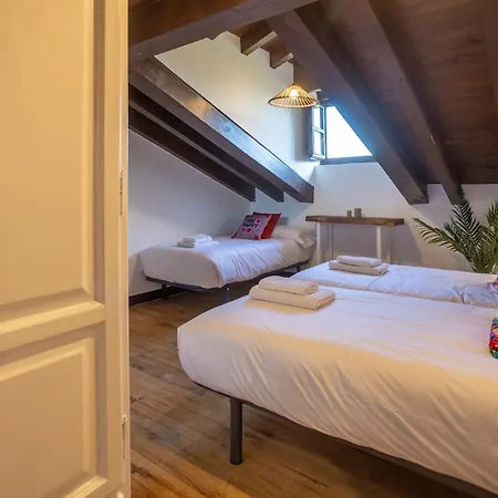 Asturian With Garden, Parking And Sea Views